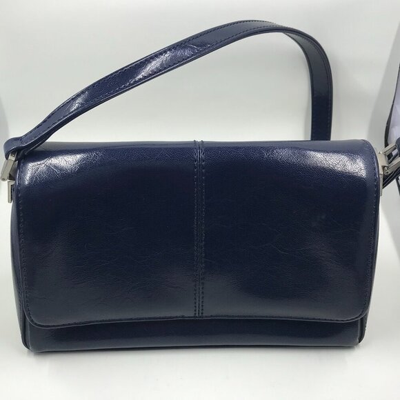 Liz Claiborne Handbags - Vintage Liz Claiborne Navy handbag with short strap.  Excellent condition purse
